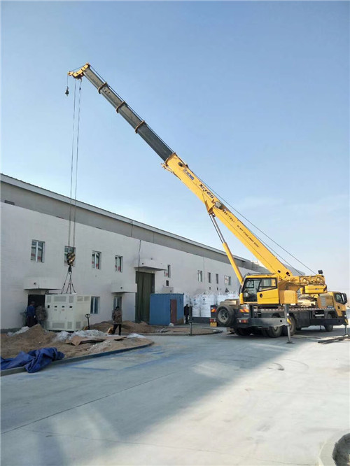 东安区“超载就喊停”—— 吊车的 “重量保镖” 技术